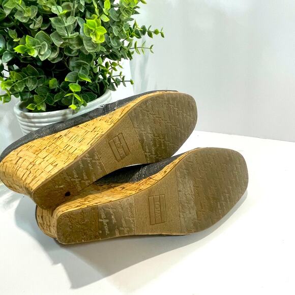 Toms Wedge Sandals Peep Toe Corklike Heel Blue Jean Women’s Shoes Size 9 1/2 - Picture 15 of 15